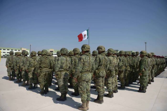 Urge al Ejército Mexicano una campaña de relaciones públicas que le ayude a entender al pueblo de México. Y viceversa.