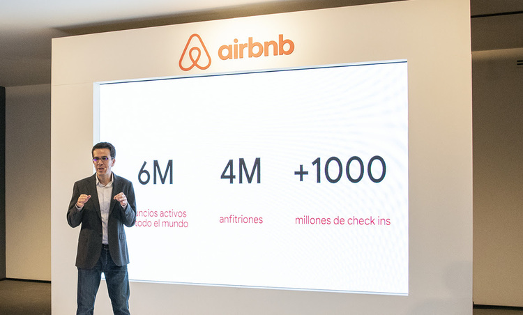 Airbnb lanza su campaña “Verano Seguro”.